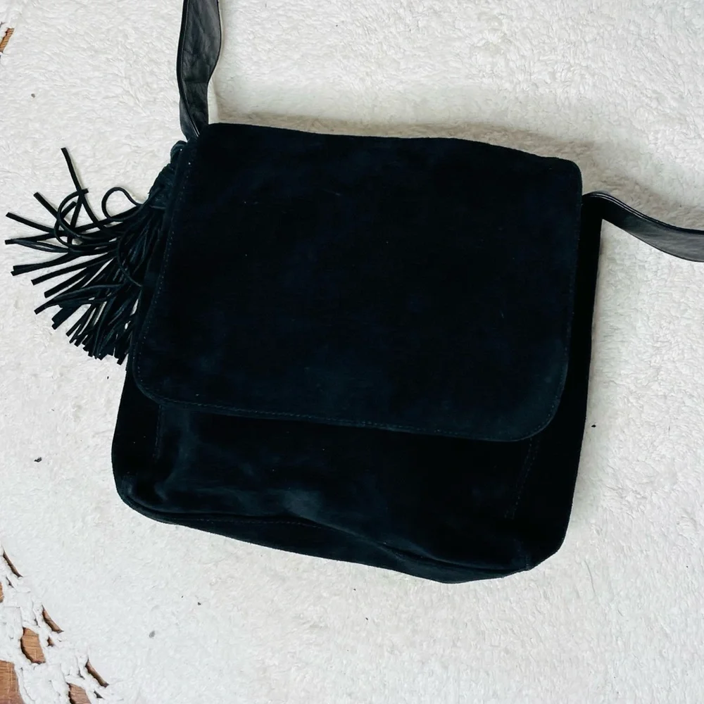 Lord & Taylor vintage boho hippie black leather and suede tassel shoulder bag - Picture 10 of 16